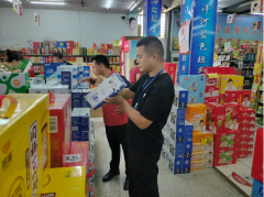 关心易腐食材的新颖度和储存规范